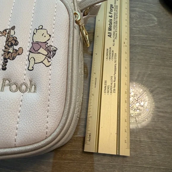 Disney Winnie the Pooh Cream and Gold Crossbody Bag - Picture 3 of 10